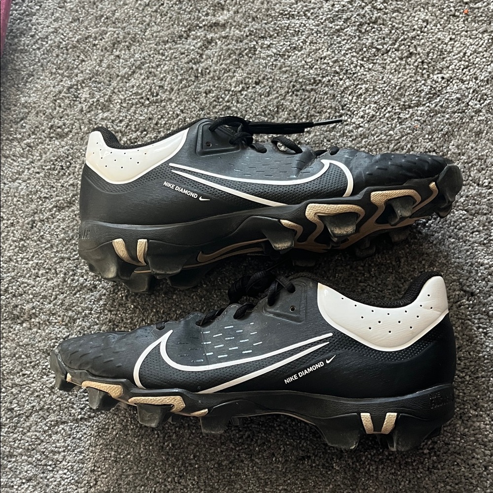 Nike Hyperdiamond 4 Black and White womens Softball Cleats